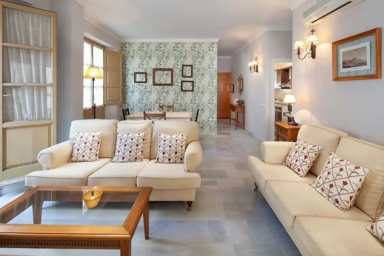 2 Bedrooms Apartment with city view