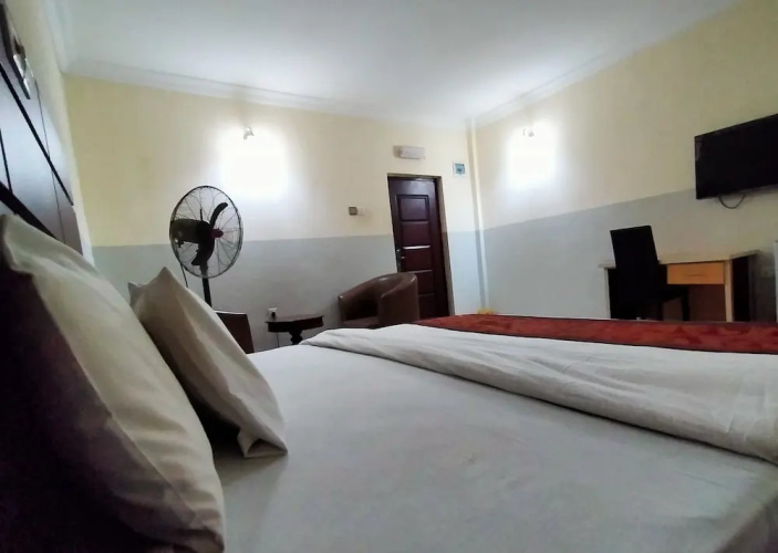 Joy House Hotel and Suites