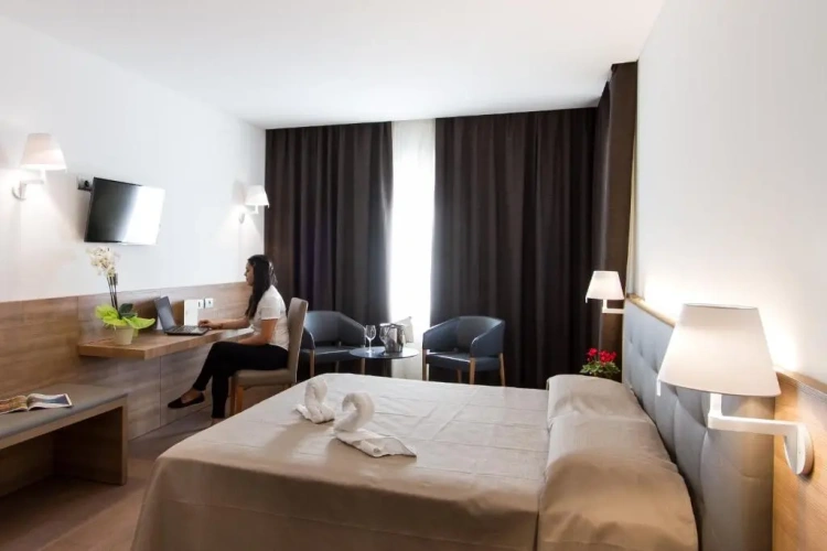 1 Bedroom Double Suite