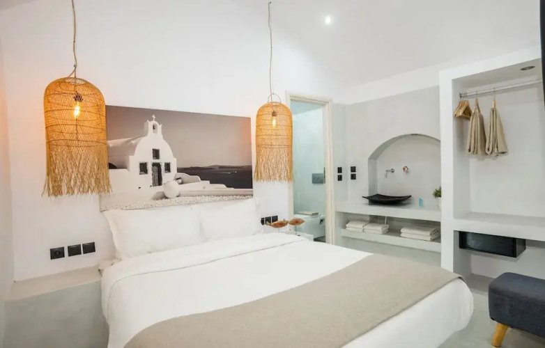Cliff Aura Suites