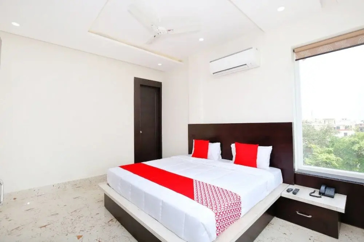 Hotel Grand Taj By OYO Rooms