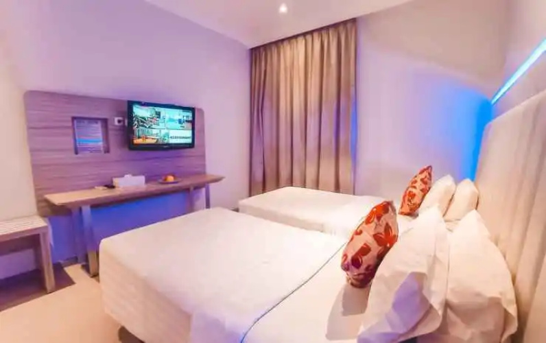 Chandra Inn