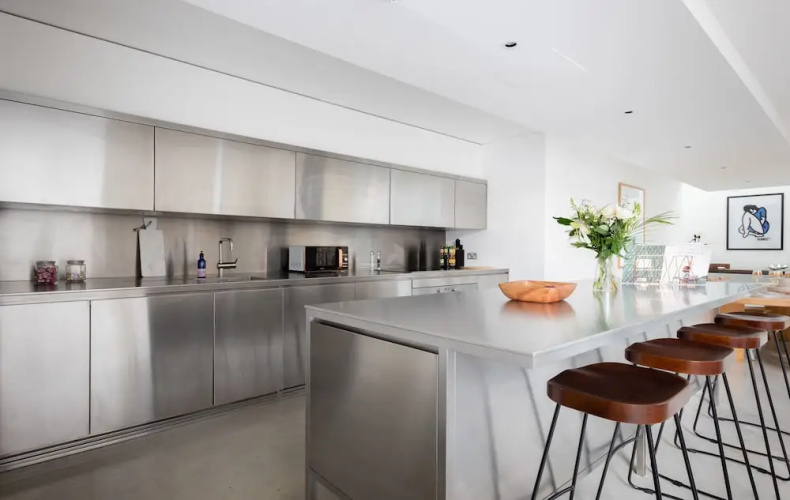 The Chelsea Walk - Modern & Bright 3BDR House with Rooftop & Parking