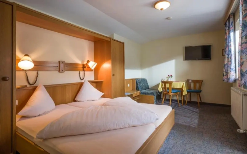2 Bedrooms Apartment
