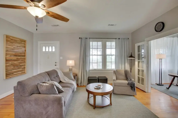 Charming Cottage w/ Mississippi River Views!