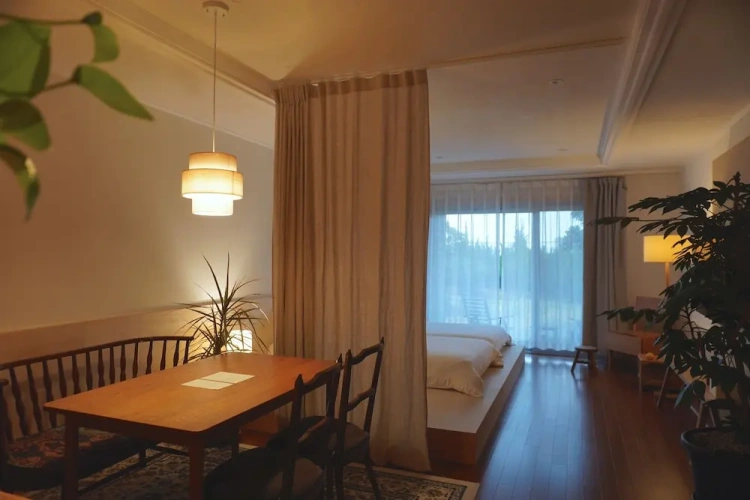 Deluxe Twin room with partial sea view