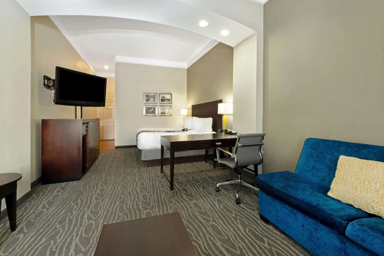 Deluxe Double Suite