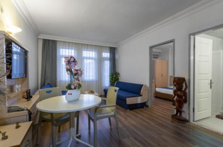 2 Bedrooms Standard Family room