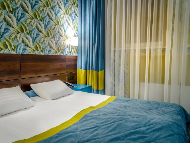 Road Star Hotel