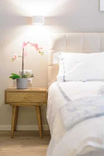 A13 Pristine & Sunny 30m2 flat near Syntagma sq