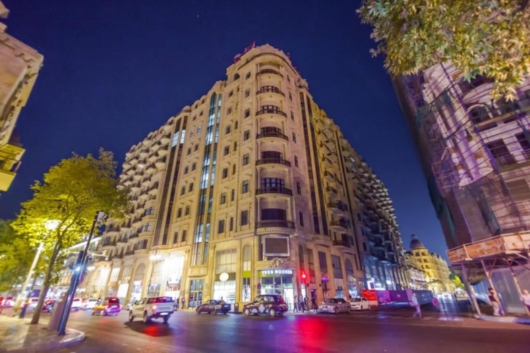 3 Bedrooms Apartment