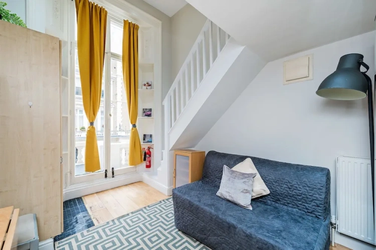 Apartment with balcony