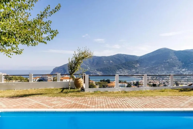 3 Bedrooms Villa