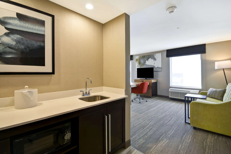 Hampton Inn & Suites Detroit/Warren