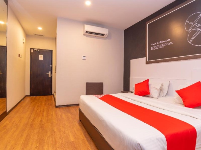 Standard Triple Suite