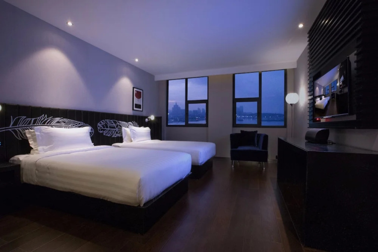 Crystal Orange Hotel