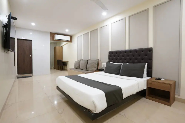 U Life Hotel