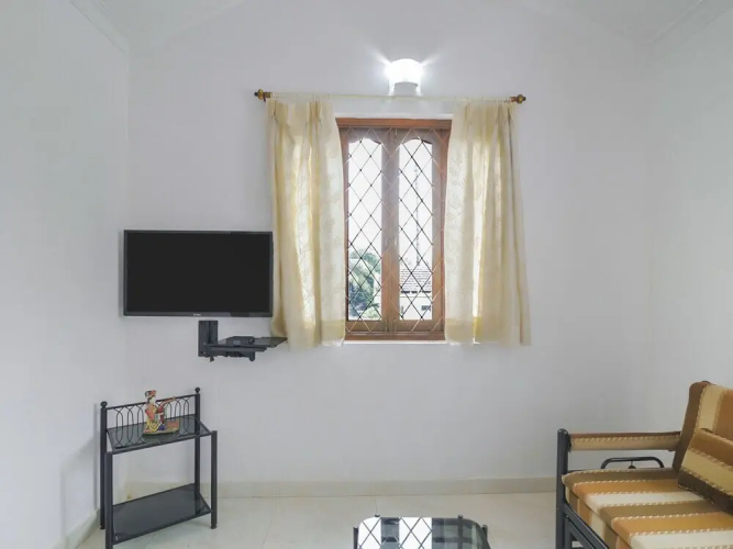 Iris Studio by OYO Rooms