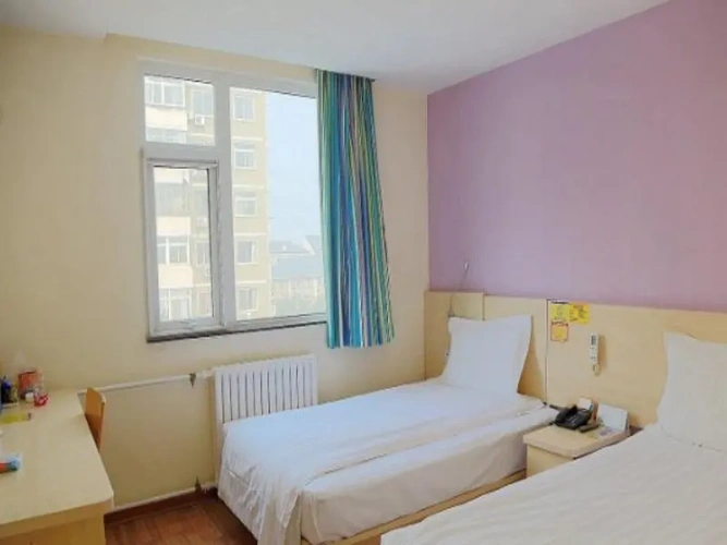 Standard Twin room with city view