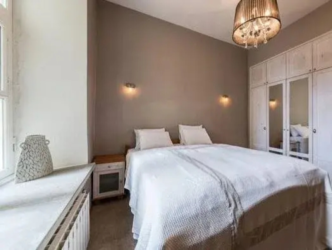 Town Hall Square Apartments - Vene