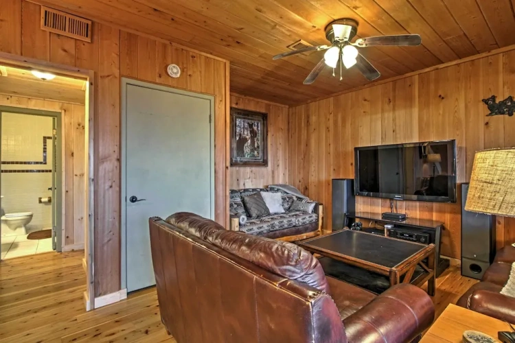 4 Bedrooms Cottage