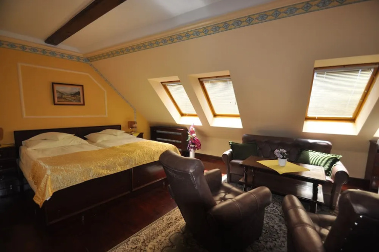 GARNI - Barbakan Hotel