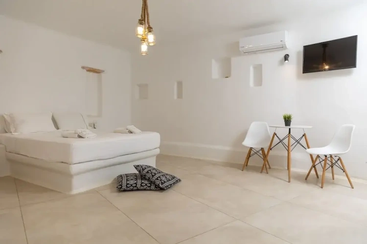 Economy Quadruple Basement room