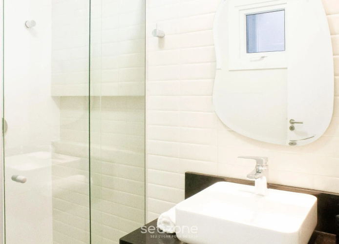 Apto moderno com piscina e churrasqueira CRR201