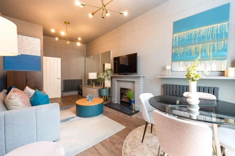 Sextuple Apartment
