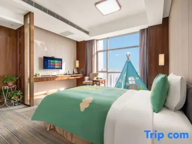 Quadruple Family Suite