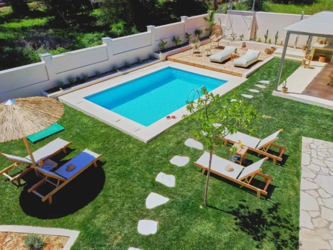 3 Bedrooms Villa