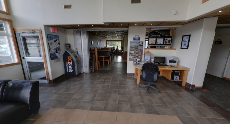 Days Inn by Wyndham Golden photo 15