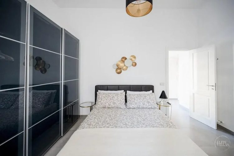 Poerio 98 Luxury Apartment