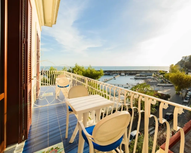 Standard Single room with balcony and with partial sea view