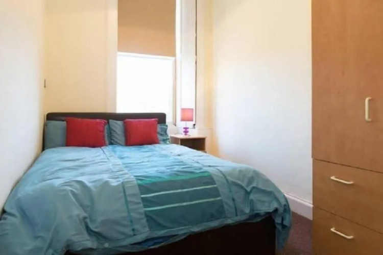Lauriston Central Skylight Roomz