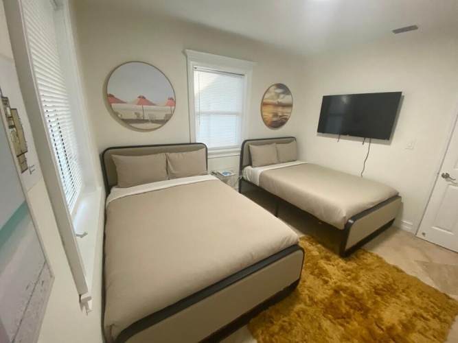 Entire Home in Biscayne Park