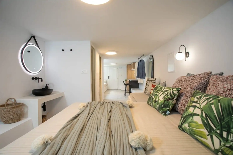 Double Basement Apartment