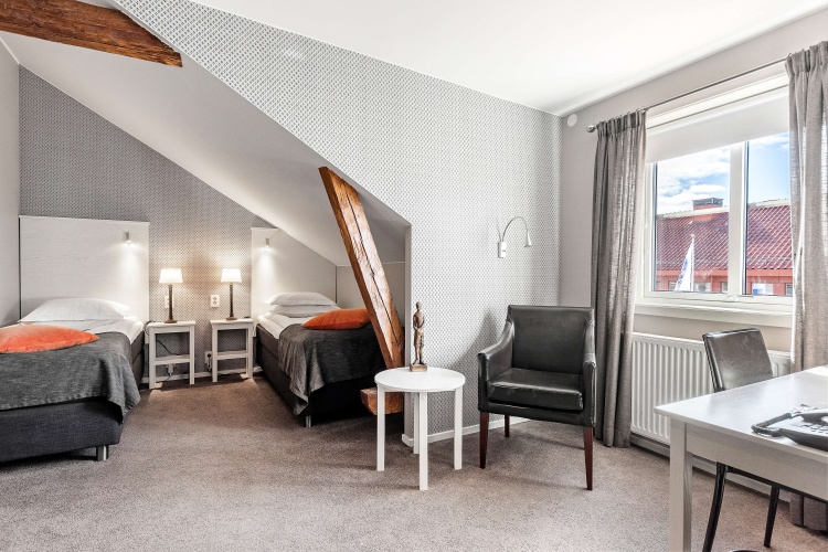 Standard Twin room