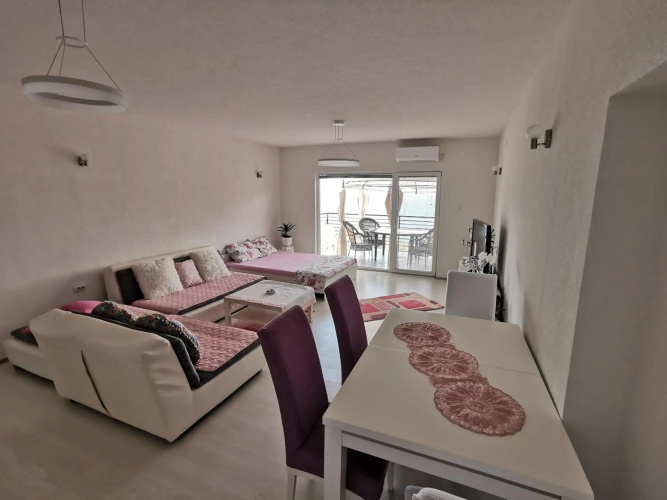 Apartment Ain Naum