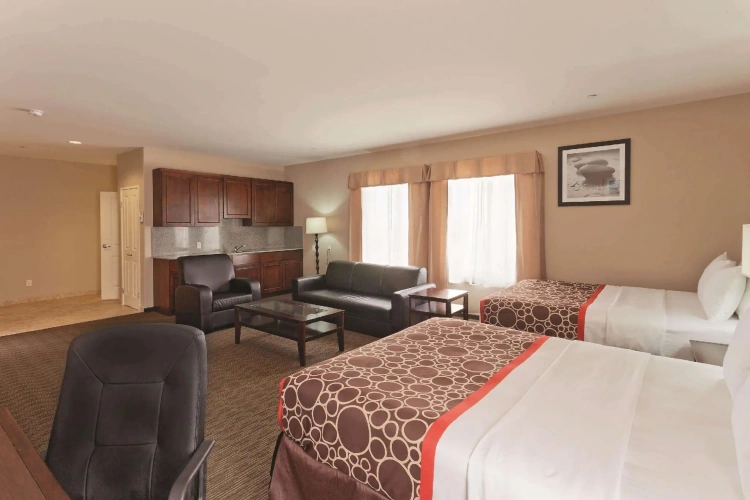 Deluxe Quadruple Suite