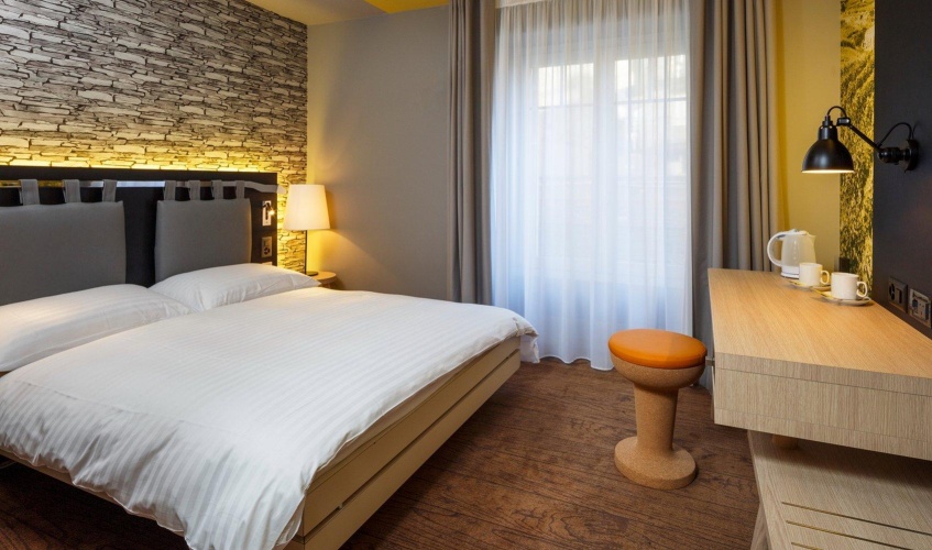 Double room with street view