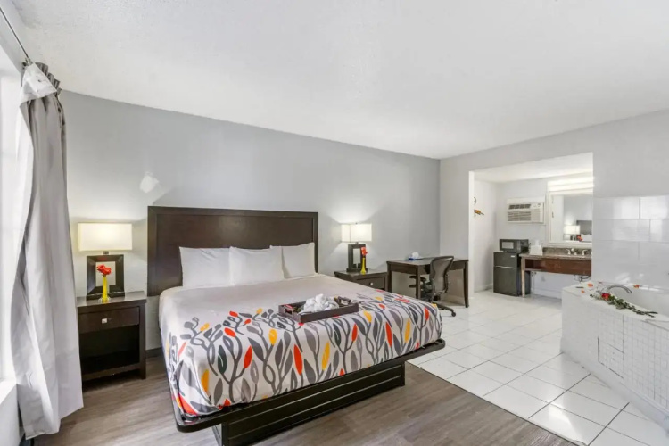Americas Best Inn & Suites - Downtown Augusta