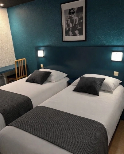 Standard Triple room