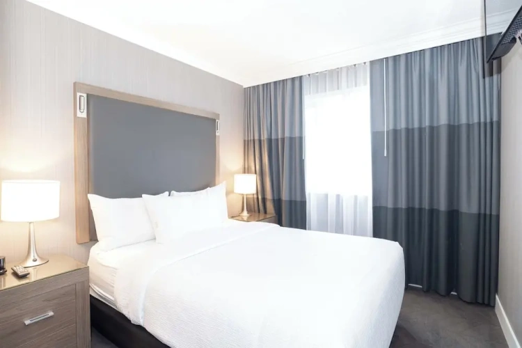Standard Double Suite