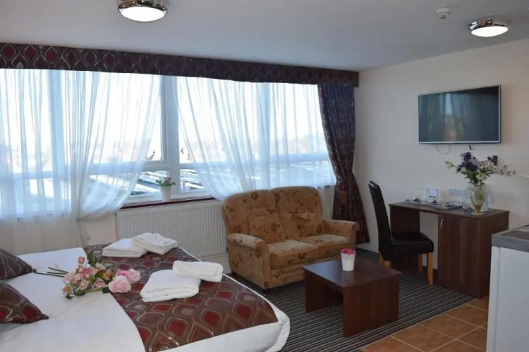 Deluxe Double Suite