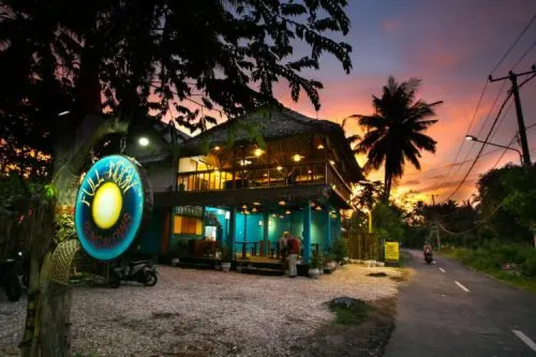 Full Moon Bungalows