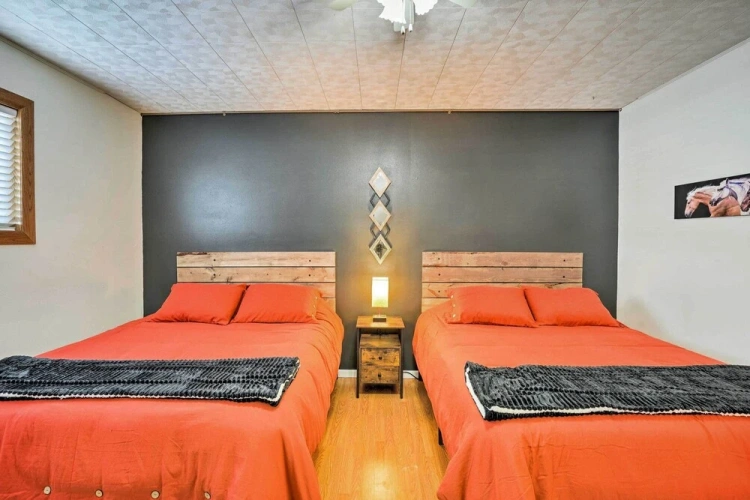 2 Bedrooms Apartment