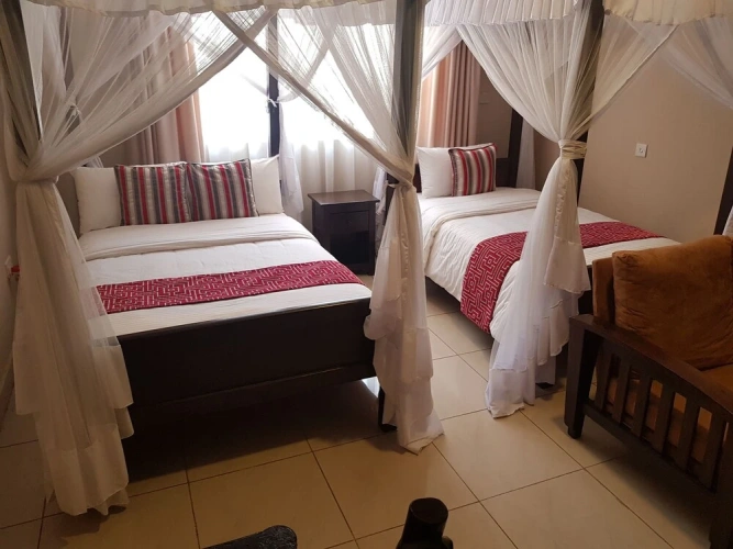 Standard Twin room with garden view