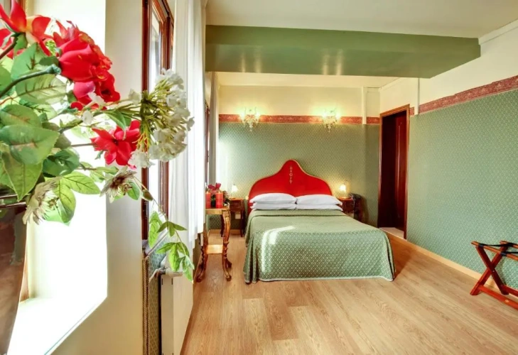 Standard Double room with canal view