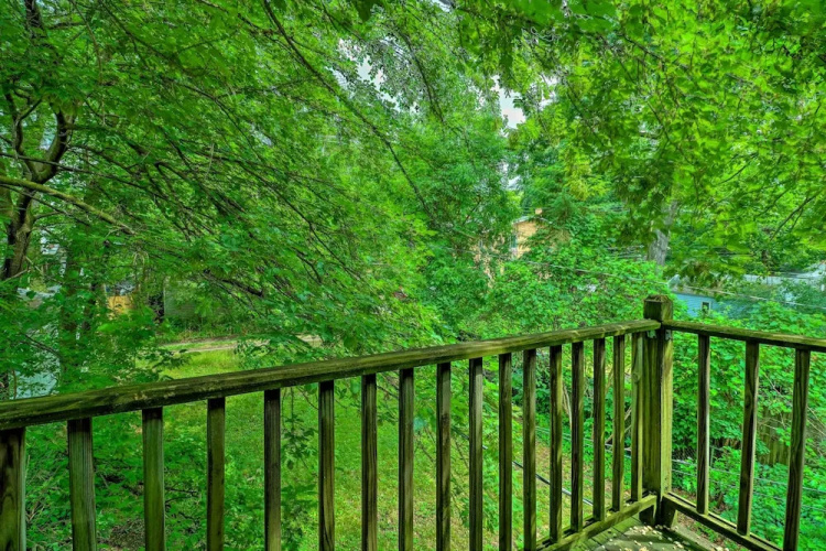 Cozy Duplex: Half Mi to Magic Bag & Woodward Ave!